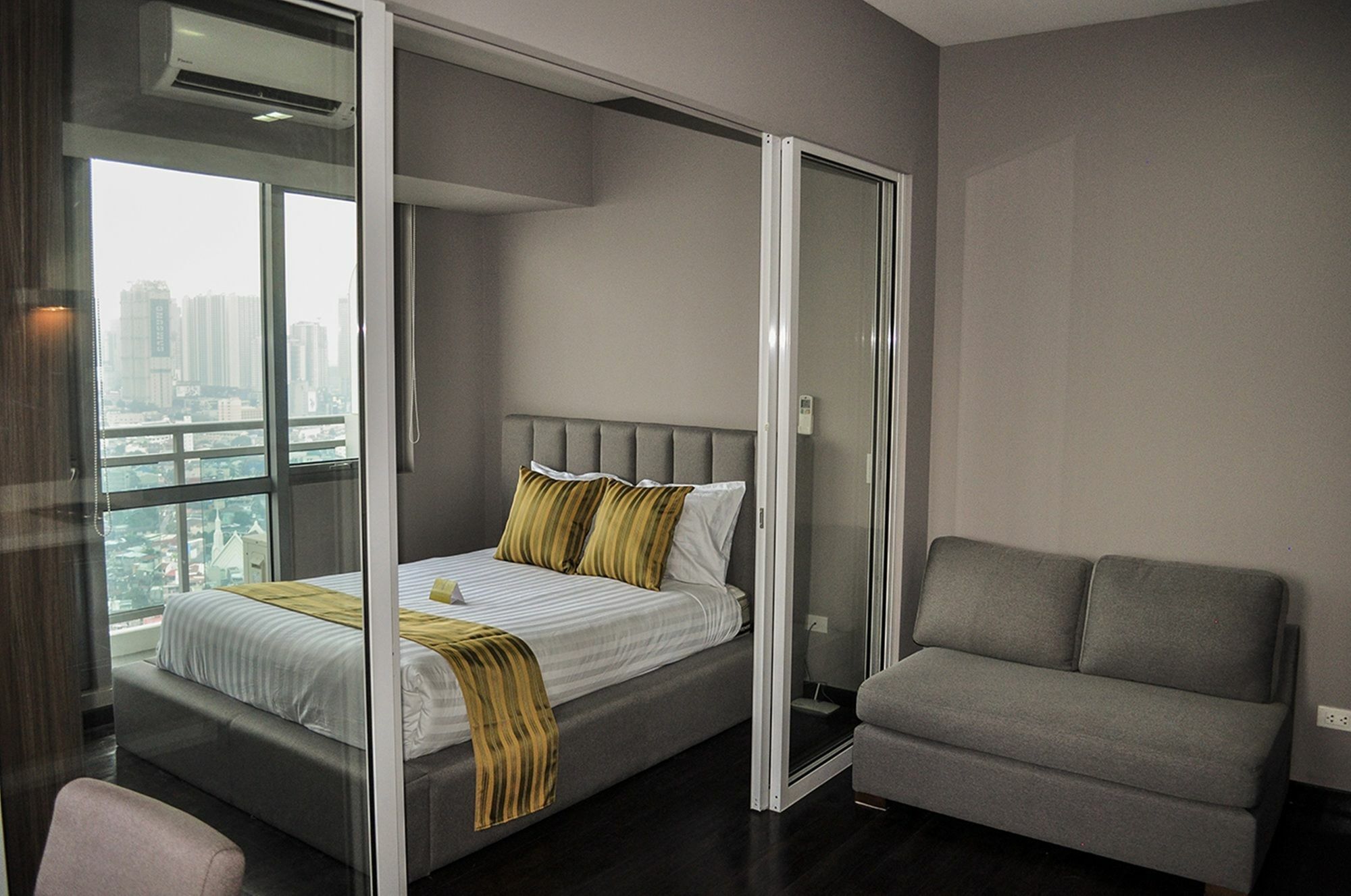 Siglo Suites @ The Acqua Private Residences Mandaluyong Exterior foto